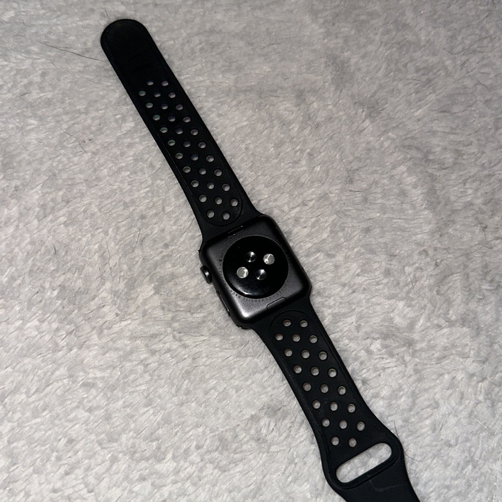 Apple Watch Series 1, 38 MM. - Picture 2 of 2